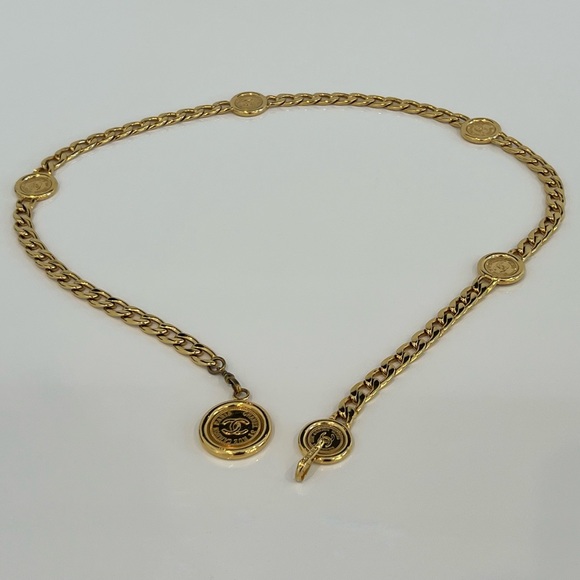 CHANEL ICONIC GOLD METAL CHAIN CC MEDALLION ADJUSTABLE BELT - Picture 10 of 17